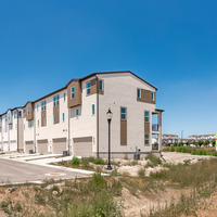 Medium 015 garbett   exterior high moon pl   lt   edit 3mls