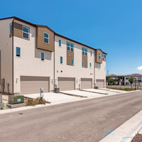 Medium 017 garbett   exterior high moon pl   lt   edit 5mls