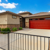 Medium 4412 exterior