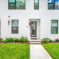 Medium 333 15th st n saint petersburg alante bayamo front door 2