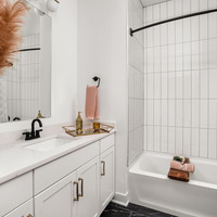 Medium 435 leota colere madrona second bath