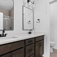 Medium 443florapl flora rittenhouse ownersbath 1