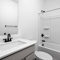 Medium 2145college takk tanninwterrace 1stfloorbath