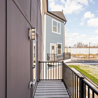 Medium 2149college takk truxton balcony 3