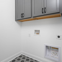Medium 9901greenvine flora capstone laundryroom 2