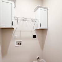 Medium utility room