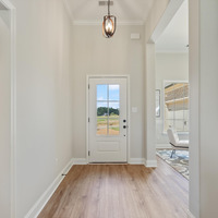 Medium entry way