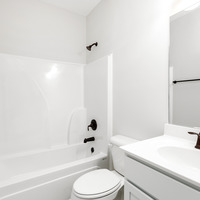 Medium hall bath