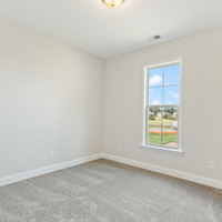 Medium spare bedroom