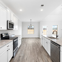 Medium kitchen full view