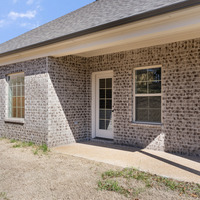 Medium lindsey b exterior back angled close up