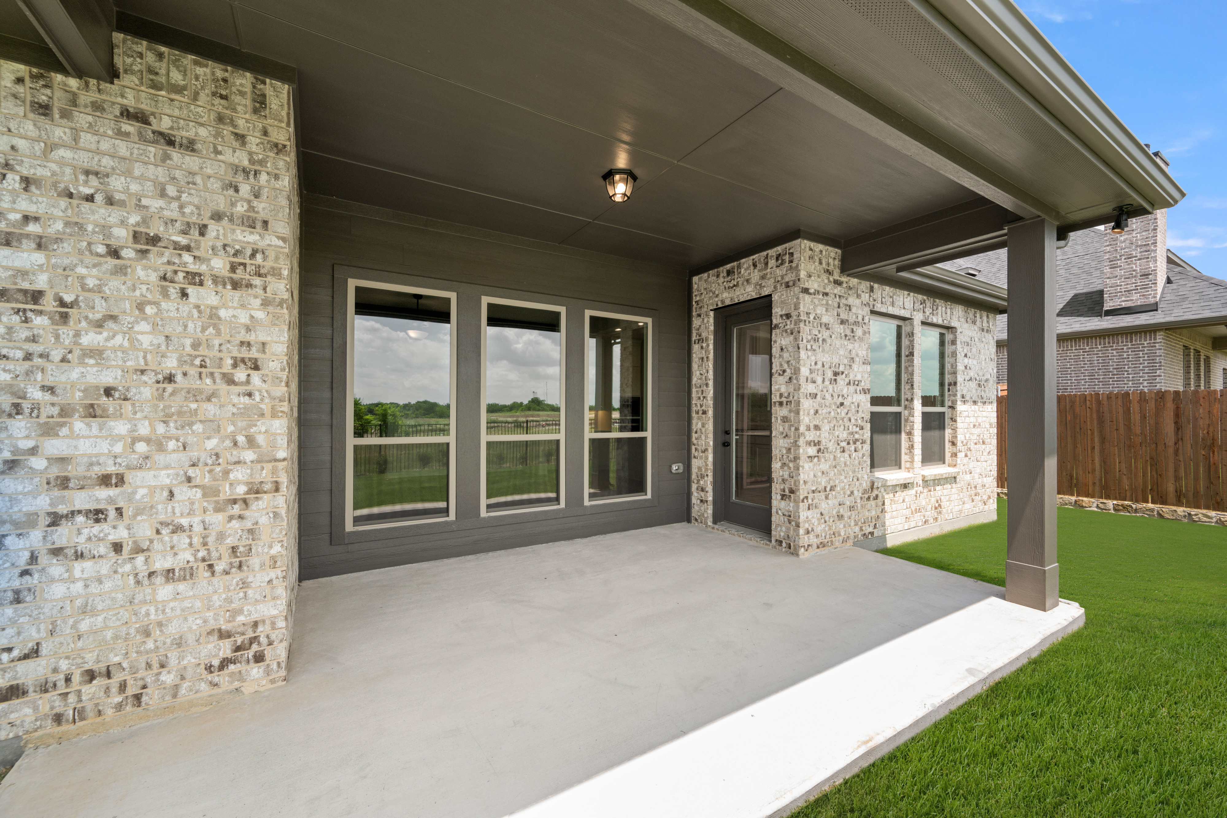 3270 Arbor Grove