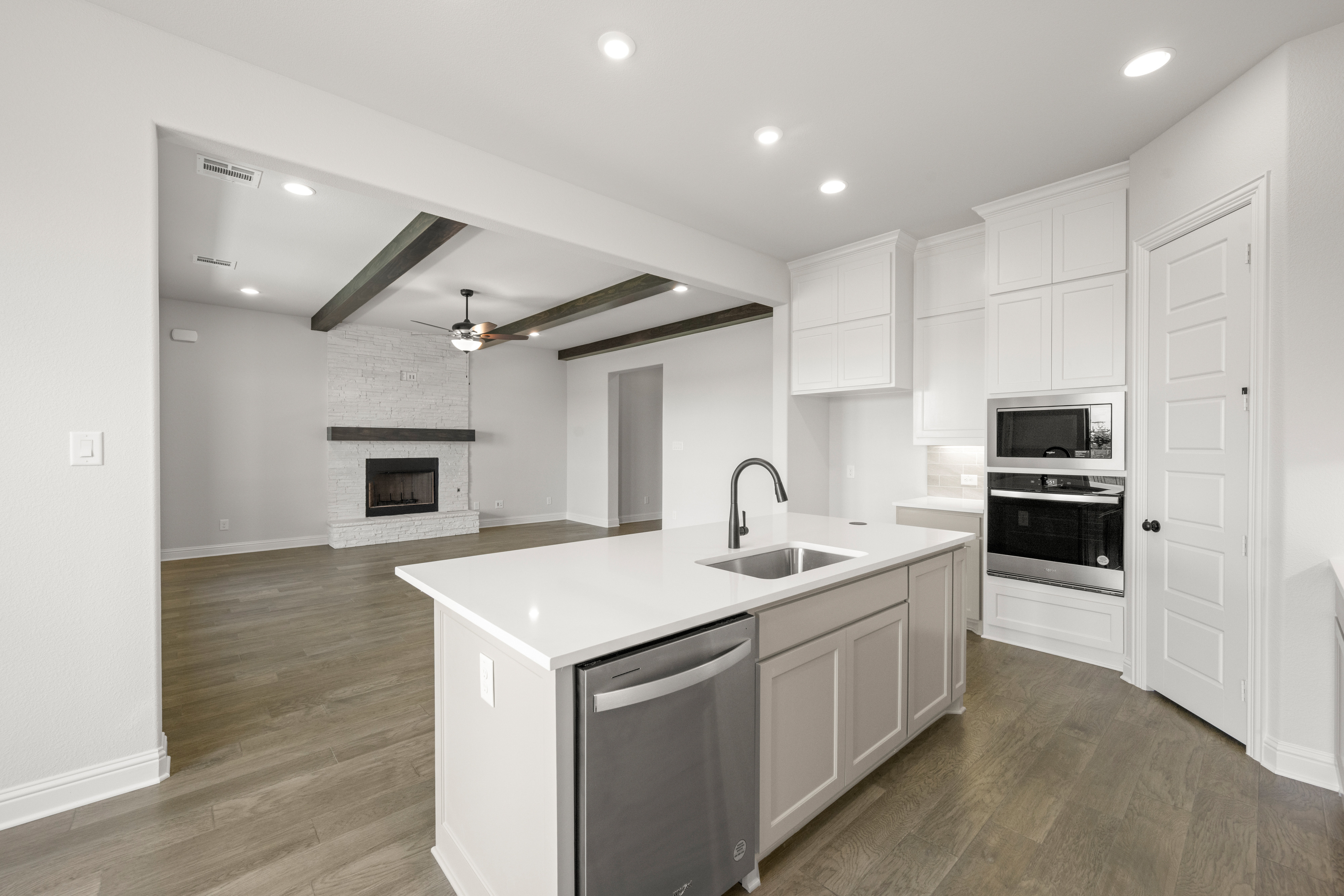 3270 Arbor Grove