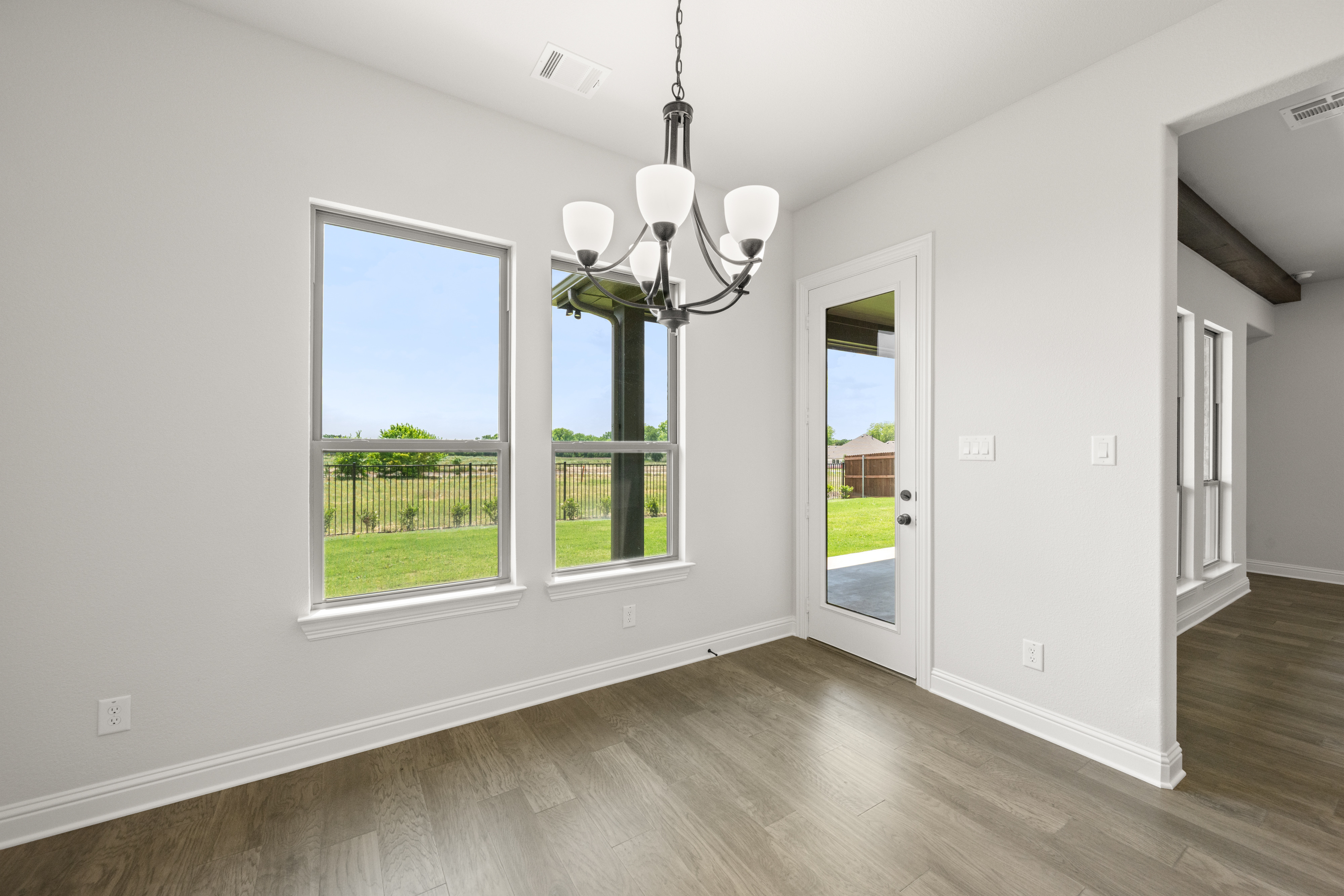 3270 Arbor Grove