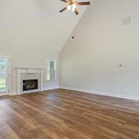 Medium family room  2 