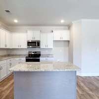 Medium kitchen1