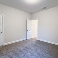 Medium bedroom corner area