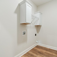 Medium utility room