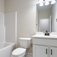 Medium guest bathroom  2 