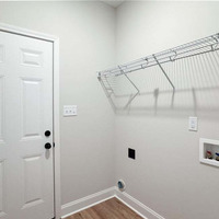 Medium utility room