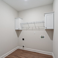 Medium utility room