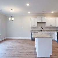 Medium kitchen and breakfast area