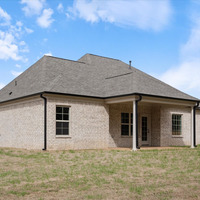 Medium everleigh b exterior back angled