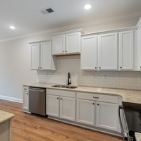 Medium kitchen cabinets