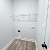Medium utility room