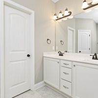 Medium master bath 2