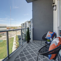 Medium suite 403 balcony 2000x1127