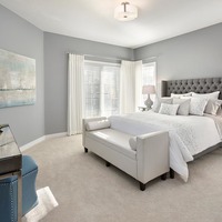 Medium bedroom features