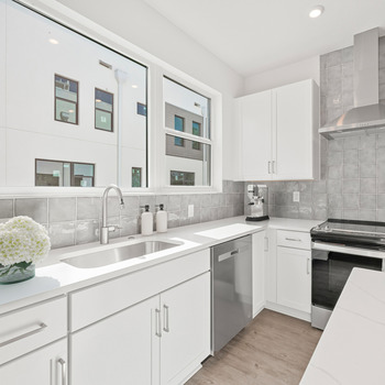 Large square 319 15th st alante bayamo 9 kitchen  1 