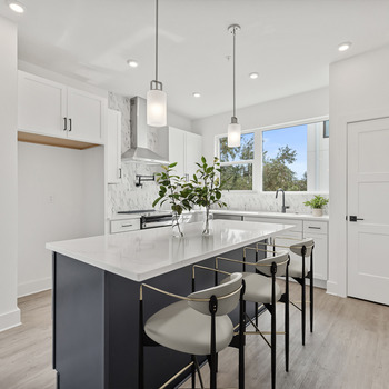 Large square 323 15th st alante bayamo 15 kitchen without fridge